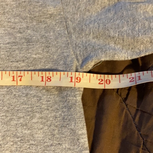 Bee Kind Gray Tee Size Medium - Picture 4 of 5